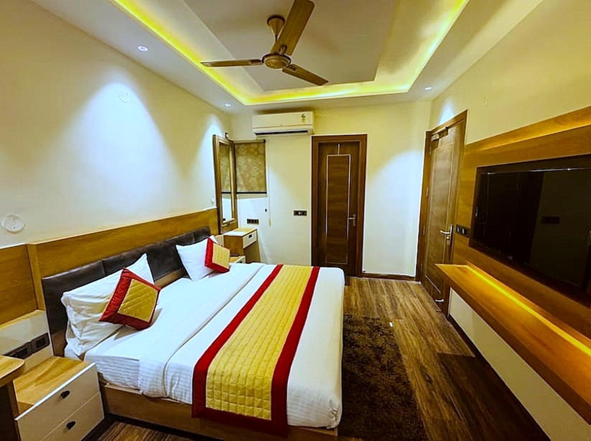 Hotel Vrinda Niddhivan ! Fully Ac, Prem Mandir At Walking Distance ! Just Near The Iskcon Temple Vrindavan Luaran gambar