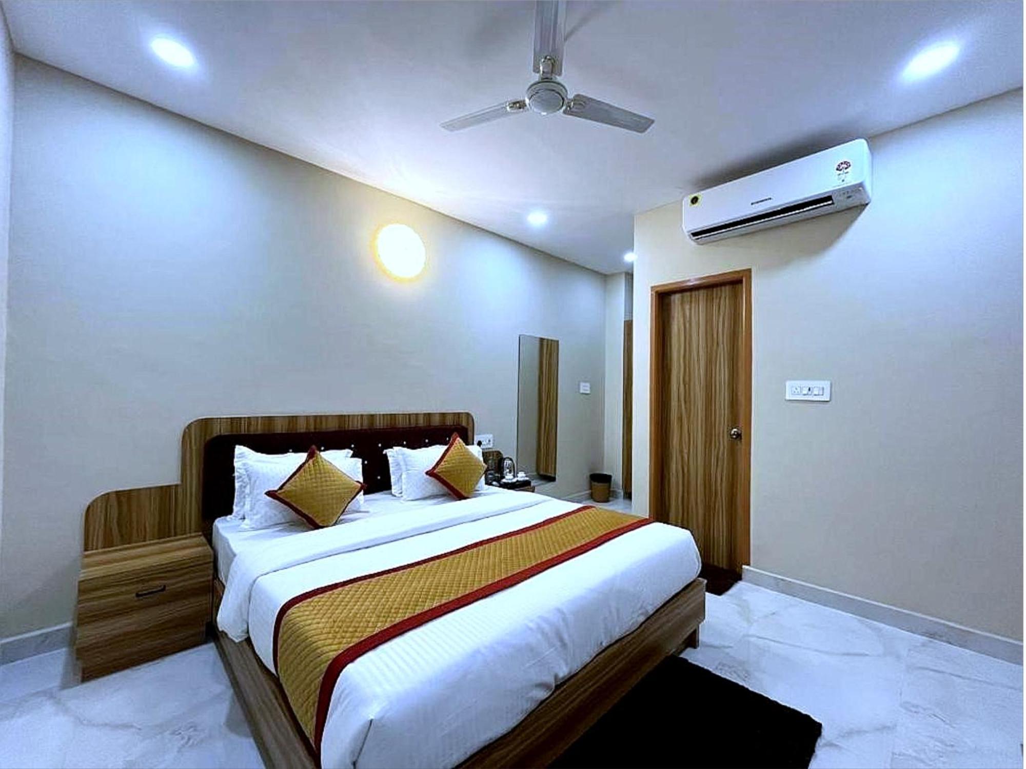 Hotel Vrinda Niddhivan ! Fully Ac, Prem Mandir At Walking Distance ! Just Near The Iskcon Temple Vrindavan Luaran gambar