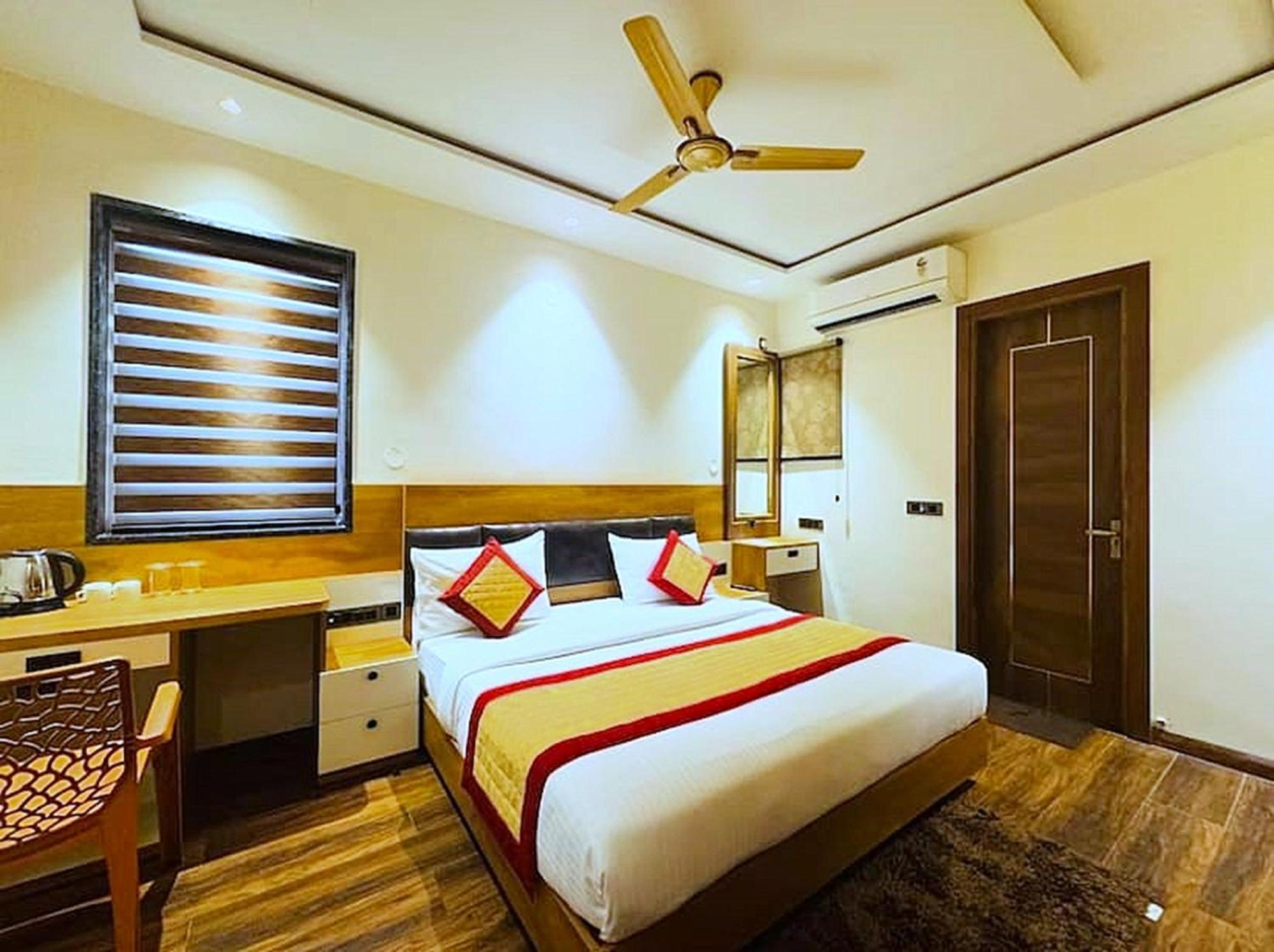 Hotel Vrinda Niddhivan ! Fully Ac, Prem Mandir At Walking Distance ! Just Near The Iskcon Temple Vrindavan Luaran gambar